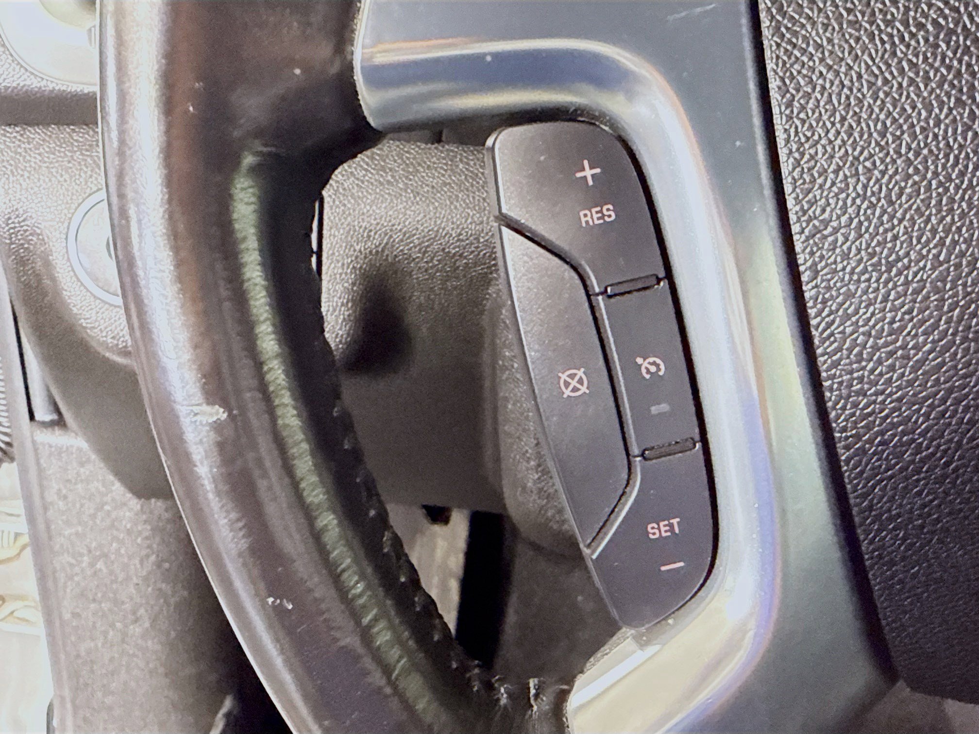 Used 2016 GMC Acadia SLE image 14