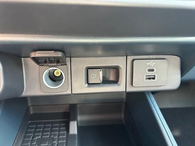 New 2025 Ford Maverick Lobo image 40