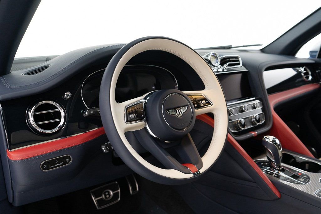 Certified 2025 Bentley Bentayga Extended Wheelbase image 14