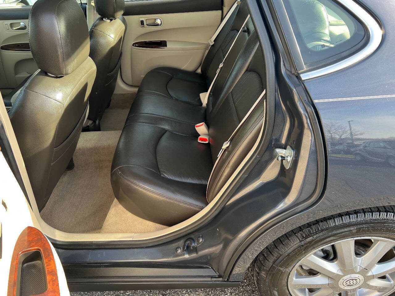 Used 2009 Buick LaCrosse CX image 21