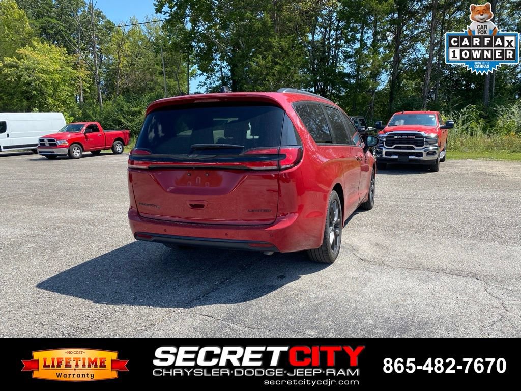 Used 2025 Chrysler Pacifica Limited FWD image 5