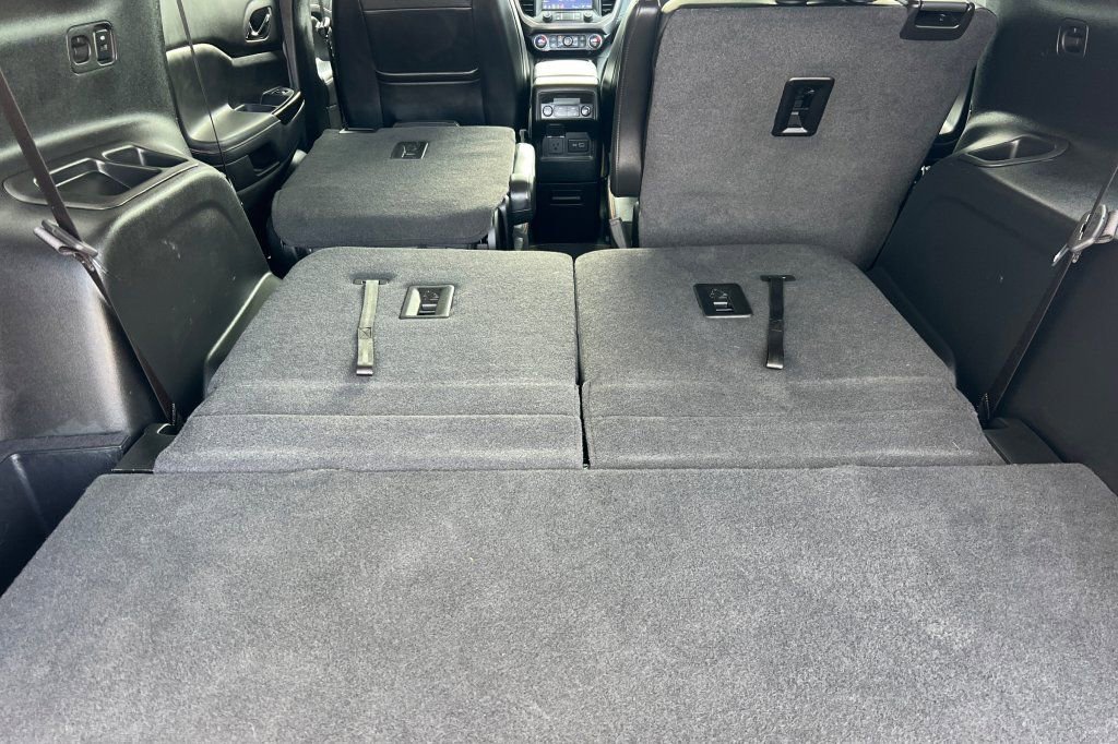 Certified 2023 GMC Acadia AT4 w/ Preferred Package image 13