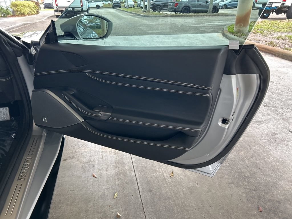 Used 2019 Ferrari Portofino RWD image 45