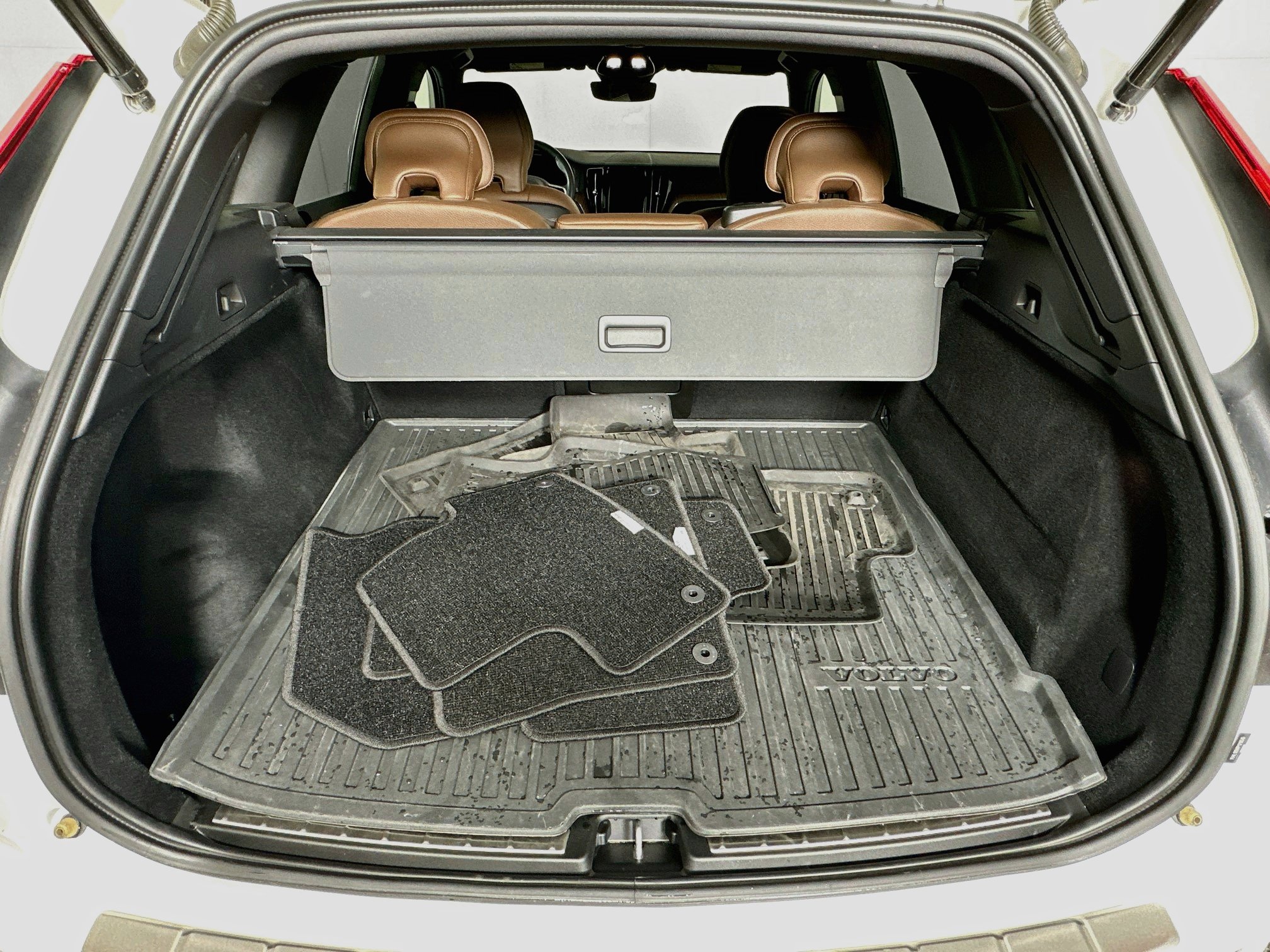 Used 2023 Volvo XC60 B5 Plus w/ Protection Package Premier FWD image 27