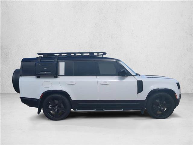 Used 2024 Land Rover Defender 130 X-Dynamic SE AWD/4WD image 4