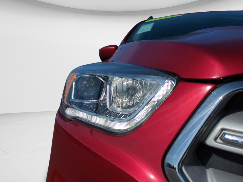 Used 2019 Ford Escape SEL image 9