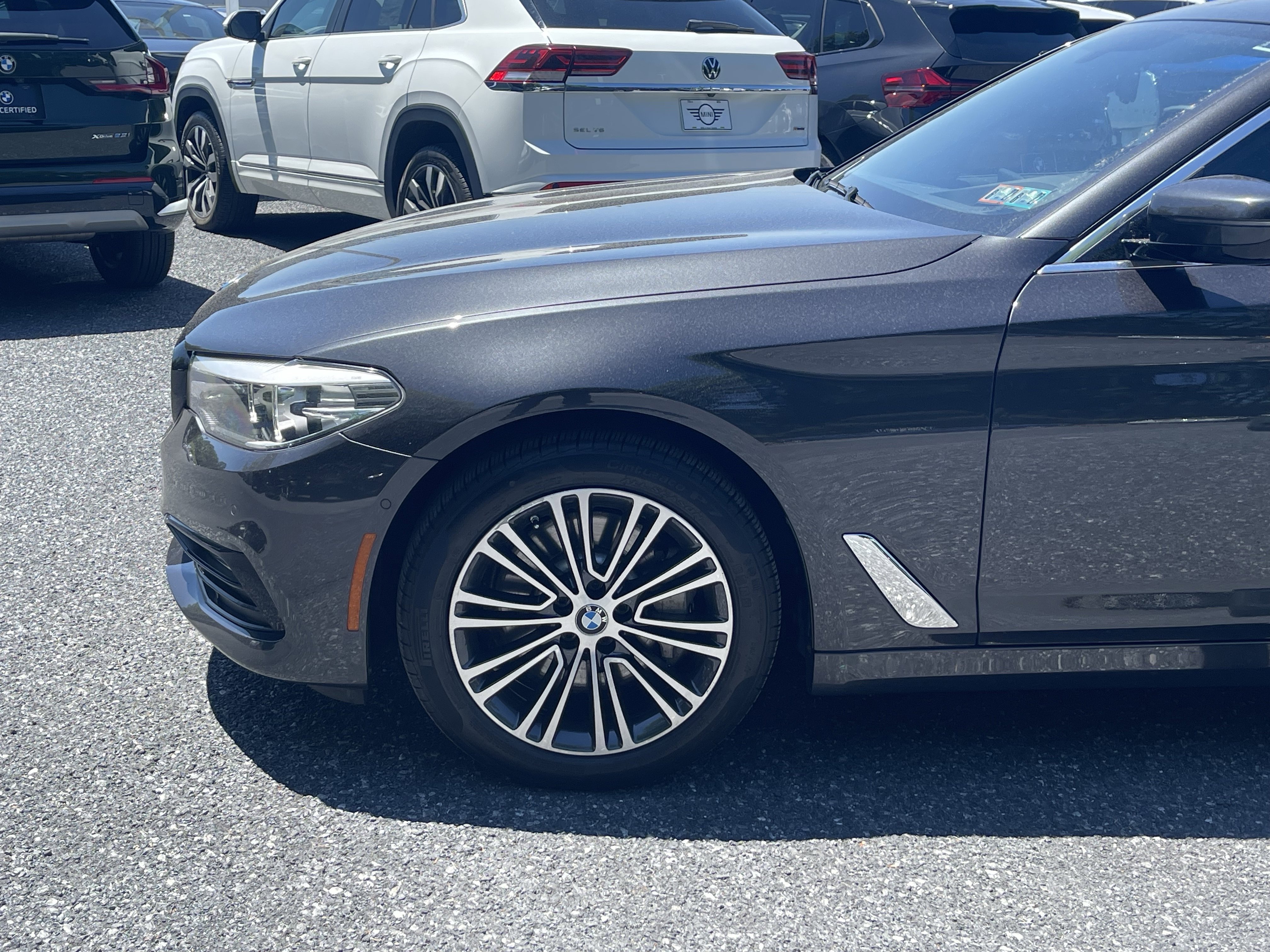 Used 2017 BMW 530i xDrive AWD/4WD image 4