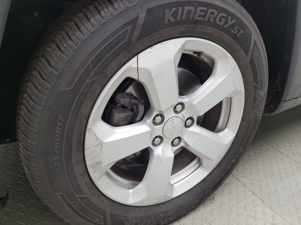Used 2018 Jeep Compass Latitude w/ Popular Equipment Group FWD image 31