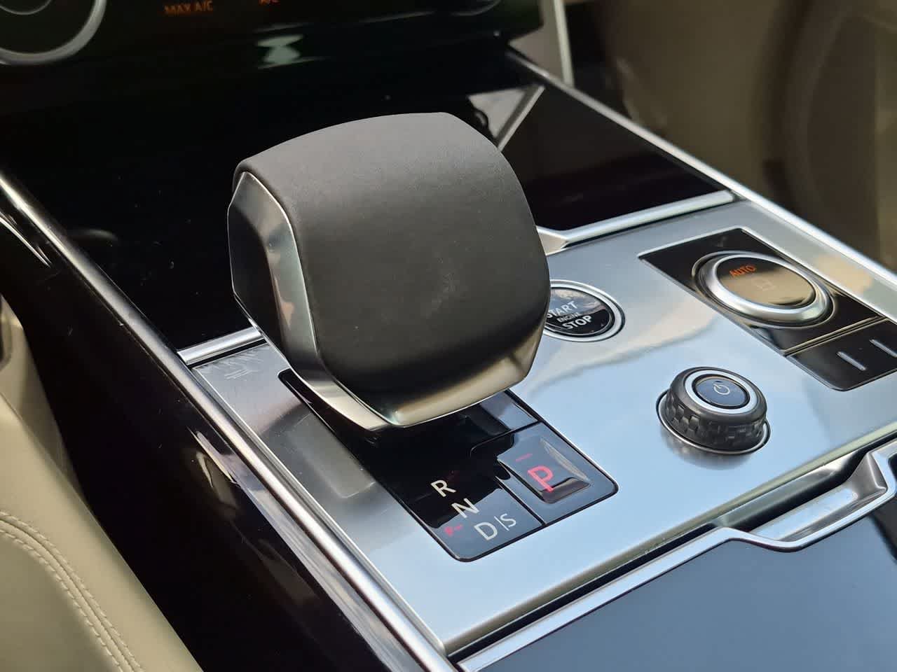 Certified 2023 Land Rover Range Rover SE AWD/4WD image 32