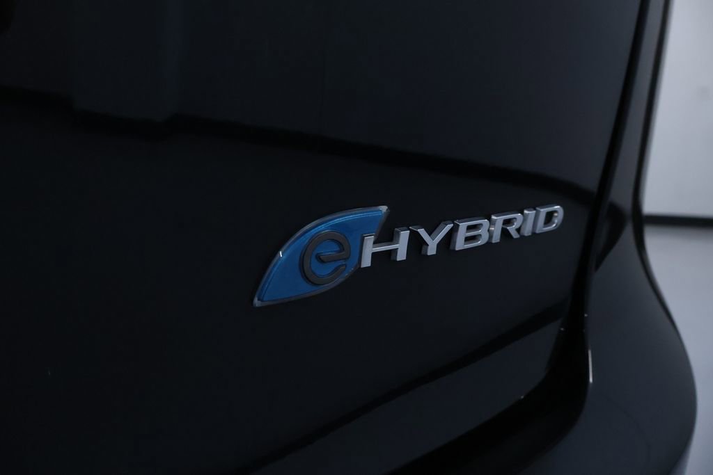 Used 2023 Chrysler Pacifica Touring-L image 11