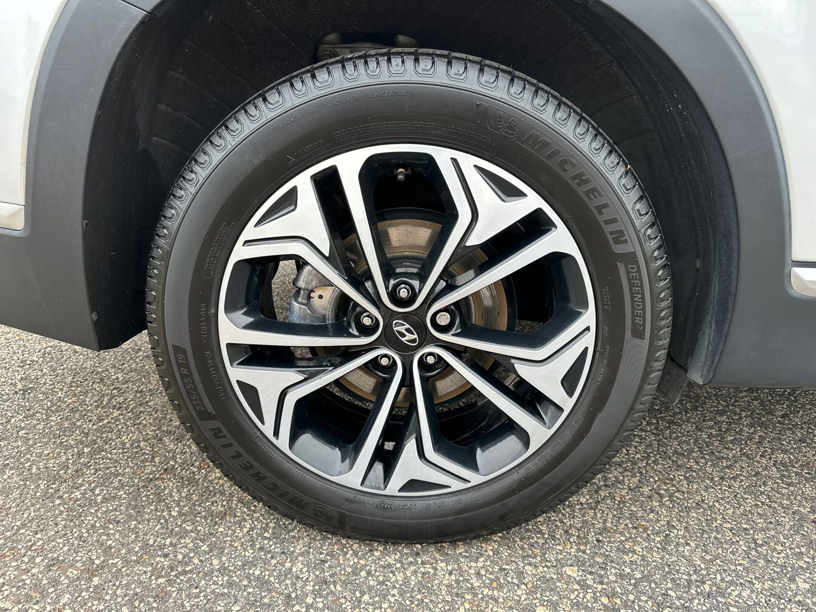 Used 2019 Hyundai Santa Fe Limited FWD image 17