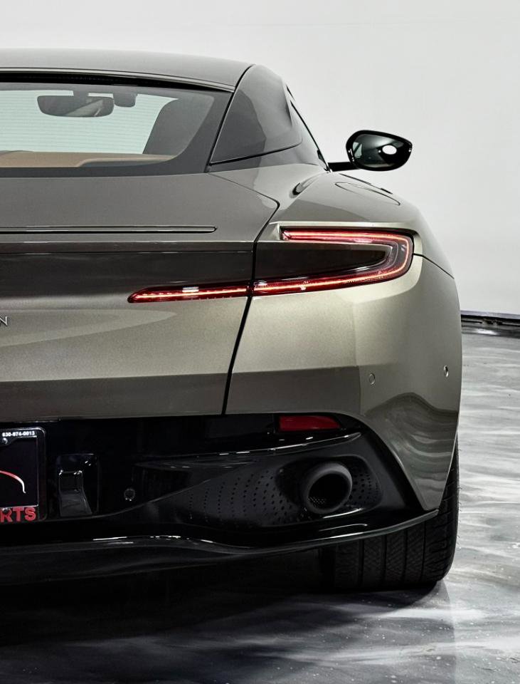 Used 2018 Aston Martin DB11 V12 RWD image 14