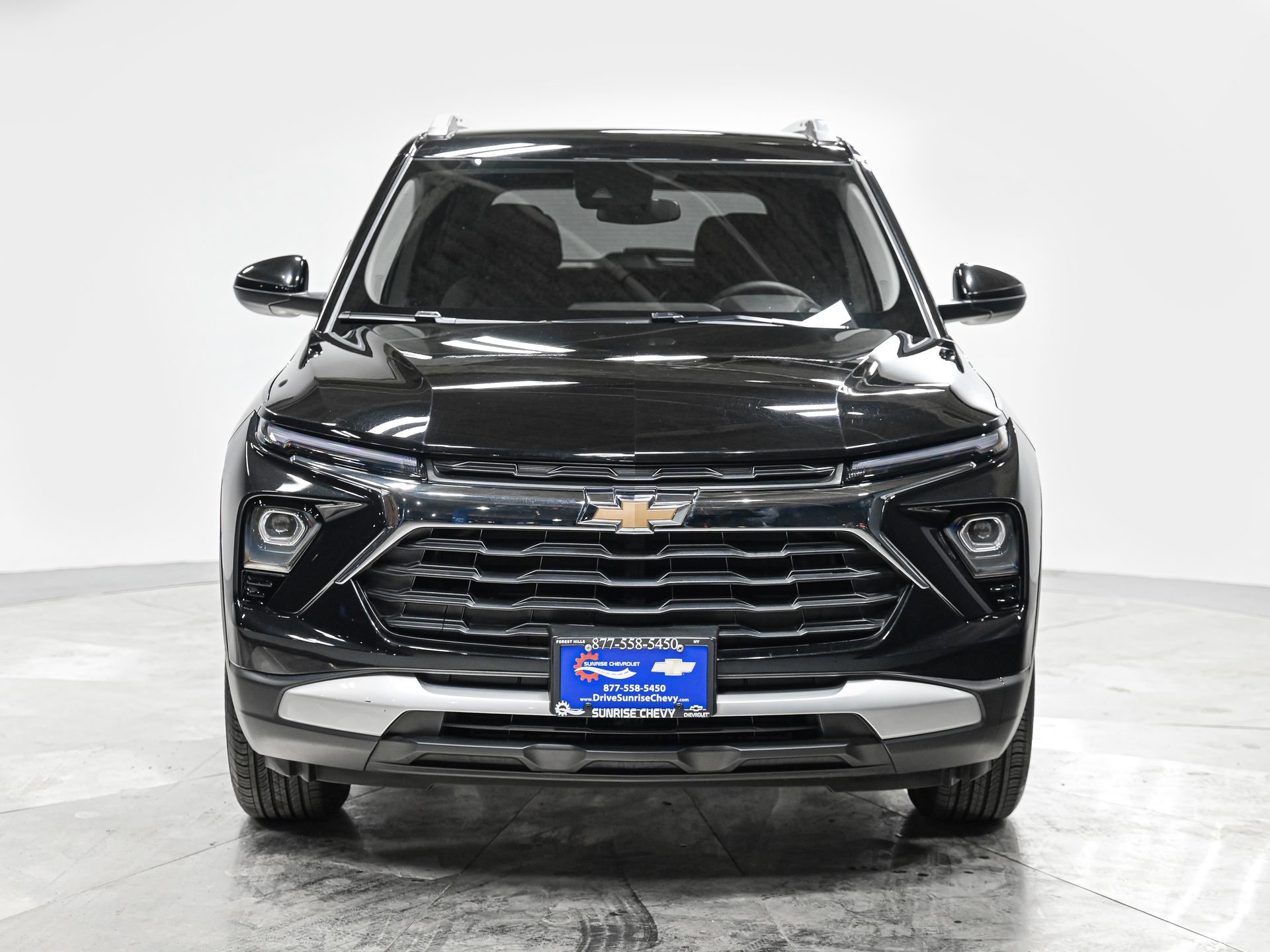 Used 2025 Chevrolet TrailBlazer LT w/ Convenience Package AWD/4WD image 10