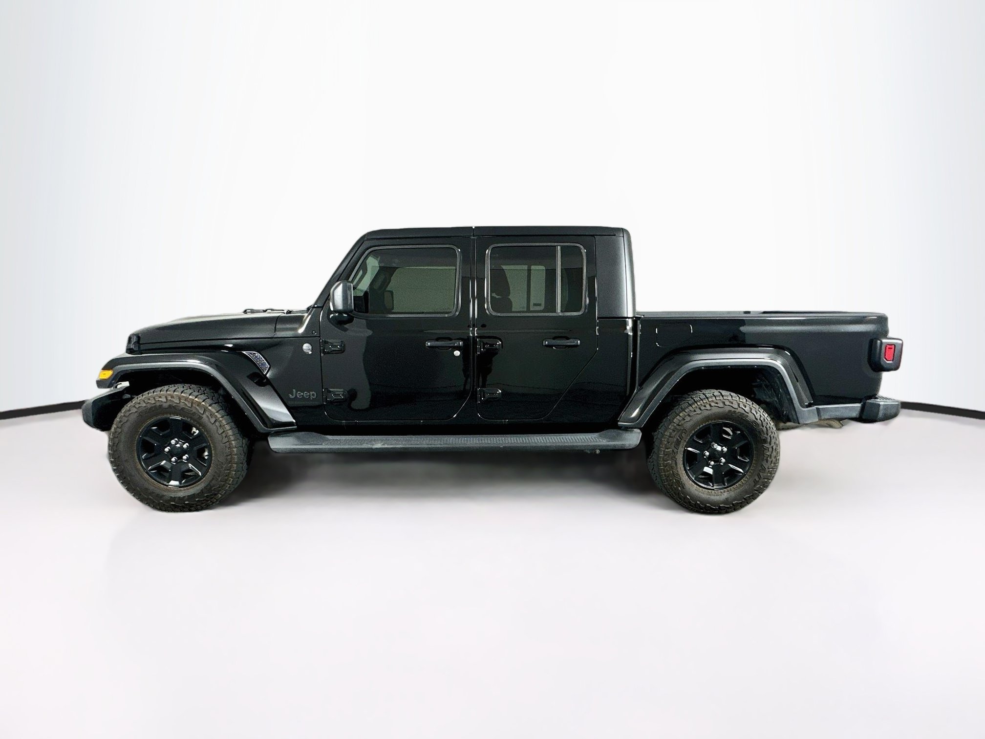 Used 2023 Jeep Gladiator Sport AWD/4WD image 4
