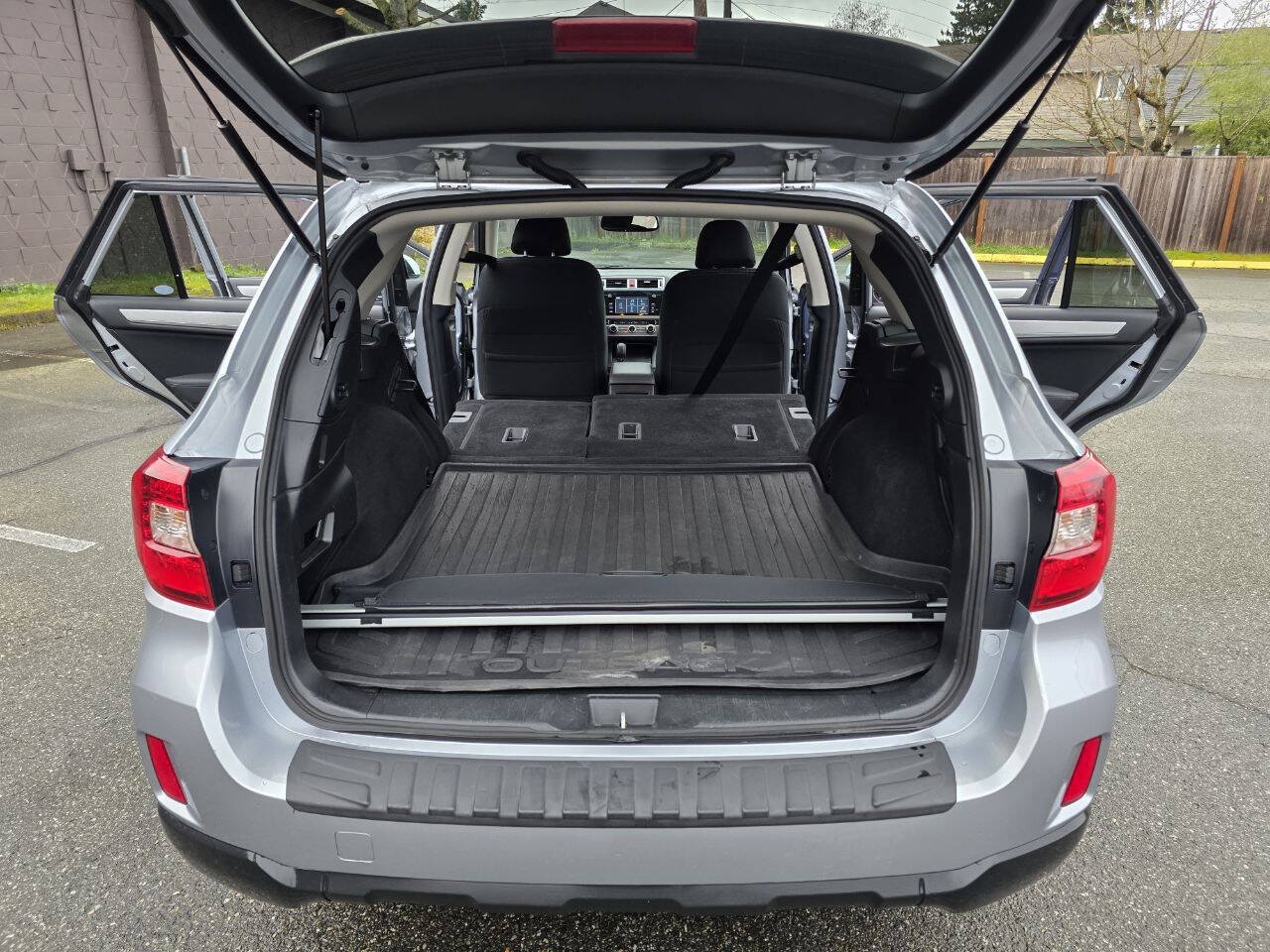 Used 2016 Subaru Outback 2.5i Premium AWD/4WD image 17