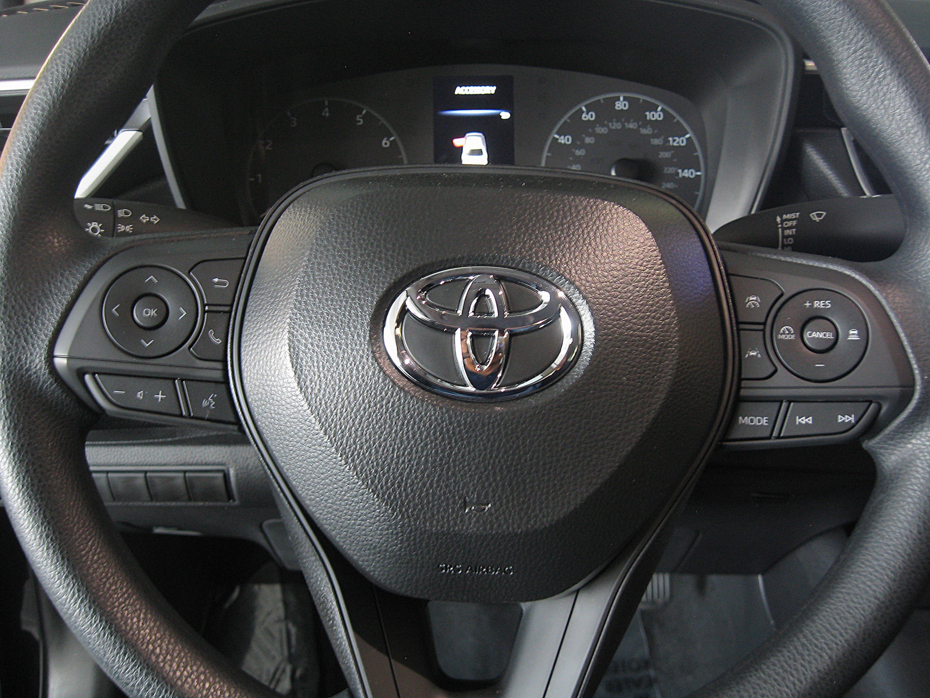 Used 2025 Toyota Corolla LE w/ LE Premium Package image 12