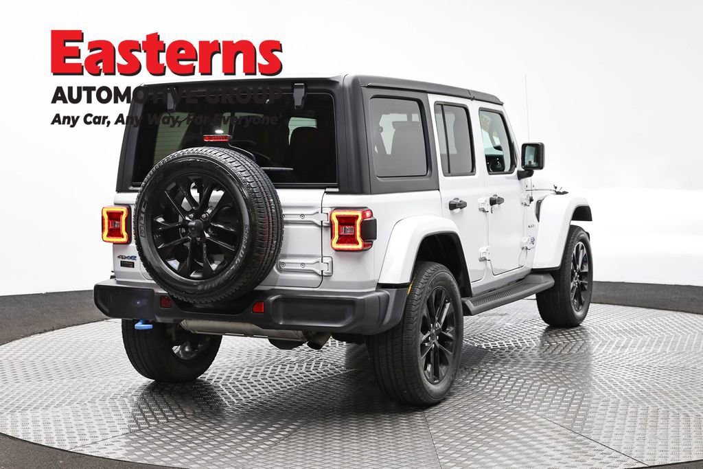 Used 2023 Jeep Wrangler Unlimited Sahara AWD/4WD image 5