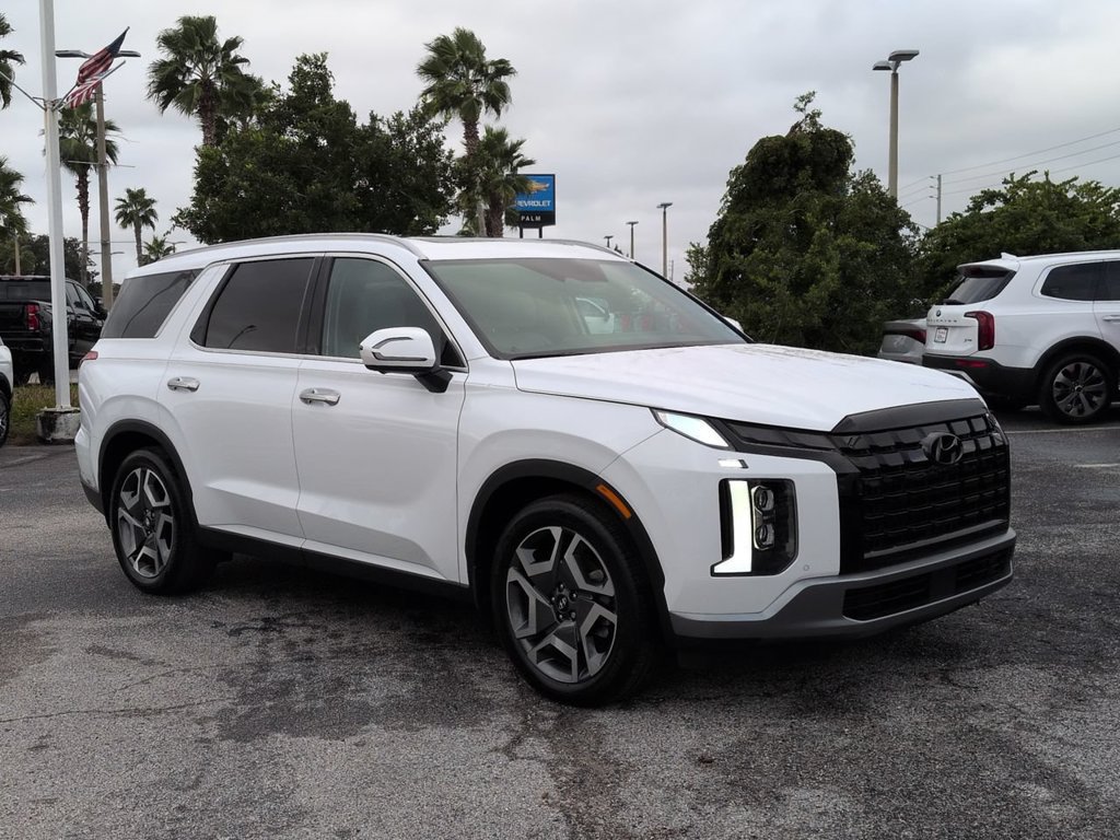 Used 2025 Hyundai Palisade SEL FWD image 2