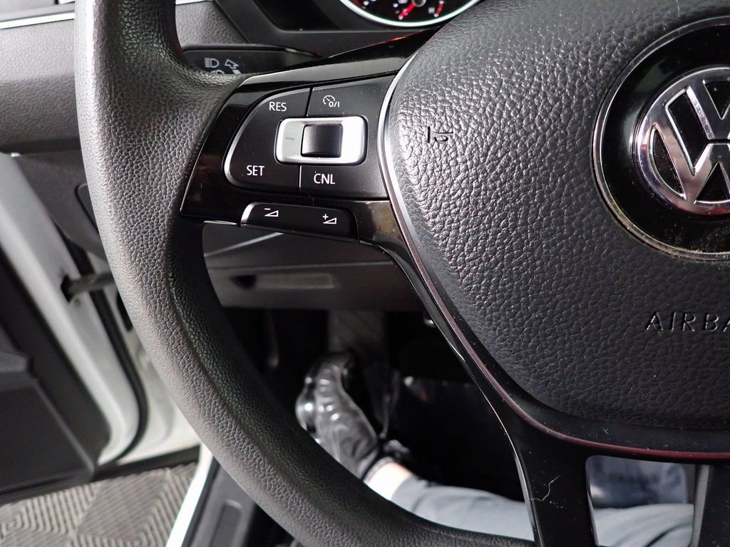 Used 2018 Volkswagen Tiguan S image 28