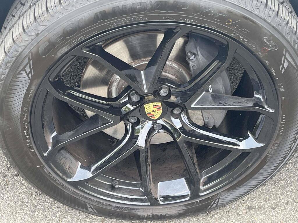 Used 2019 Porsche Macan AWD/4WD image 14