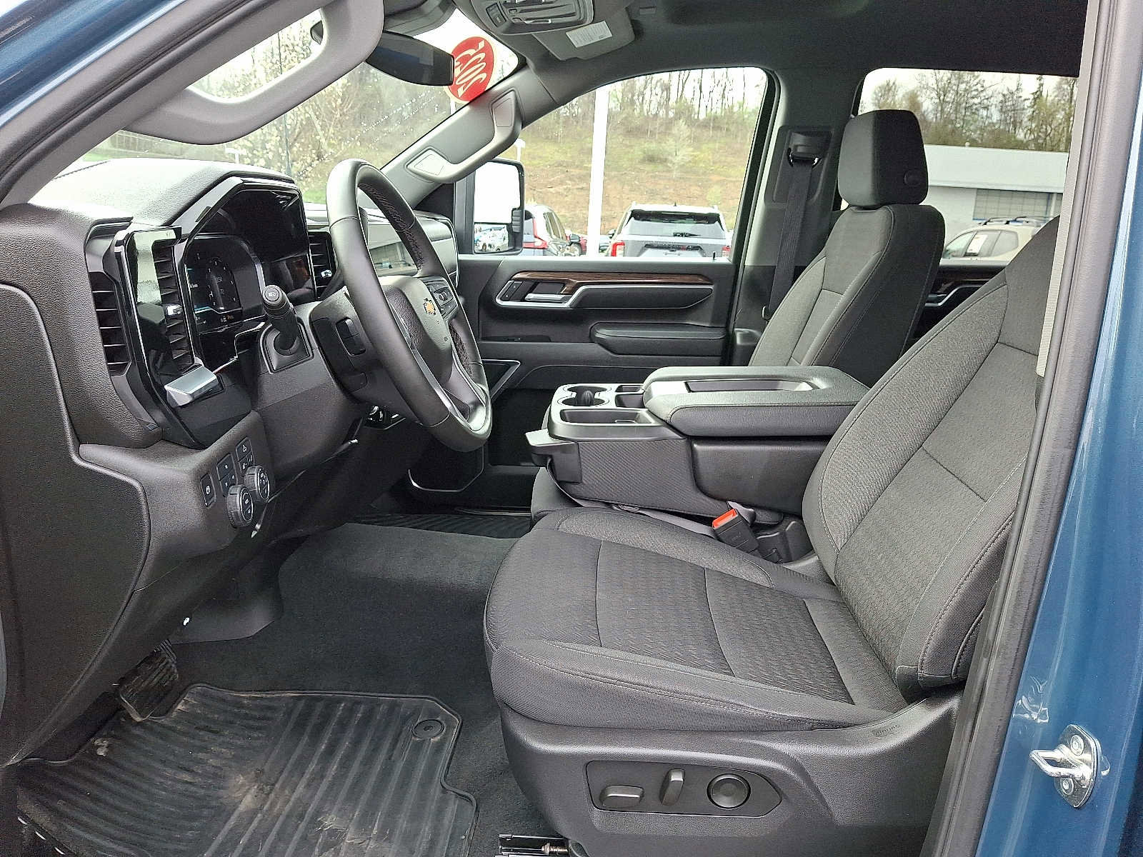 Used 2025 Chevrolet Silverado 2500 LT w/ Convenience Package AWD/4WD image 13