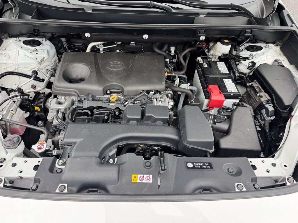 Used 2025 Toyota RAV4 XLE FWD image 21