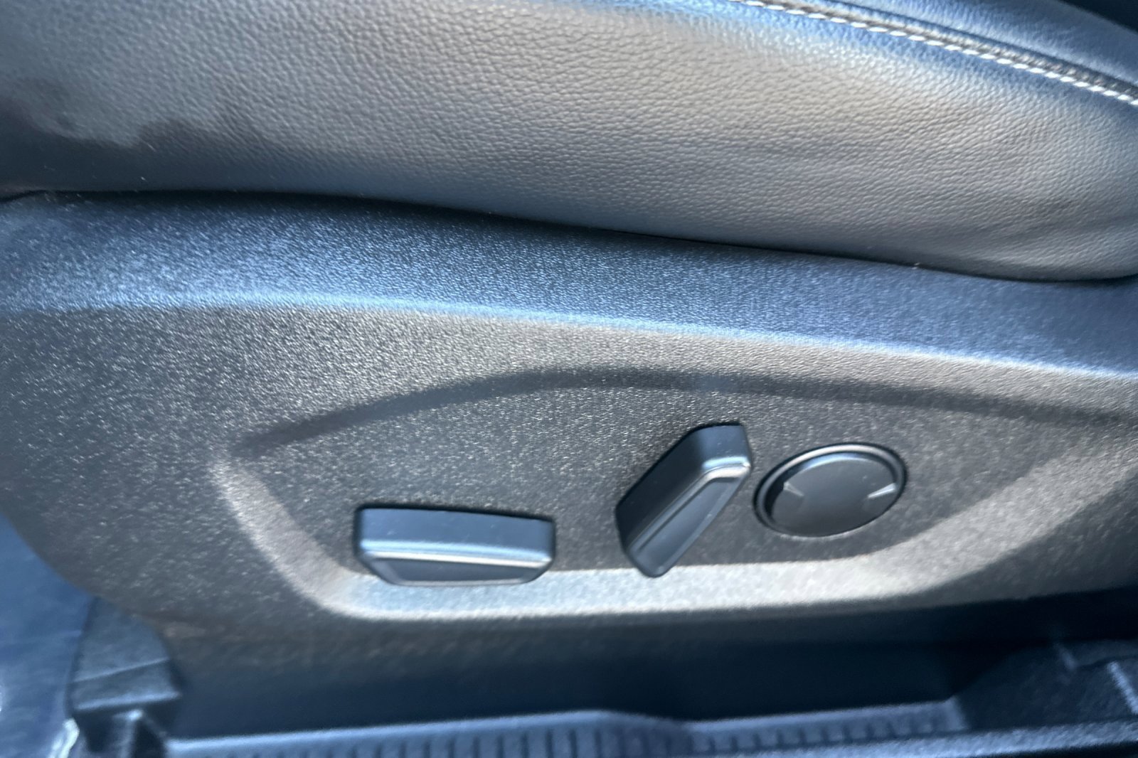 Used 2024 Ford Edge SEL w/ Convenience Package AWD/4WD image 12