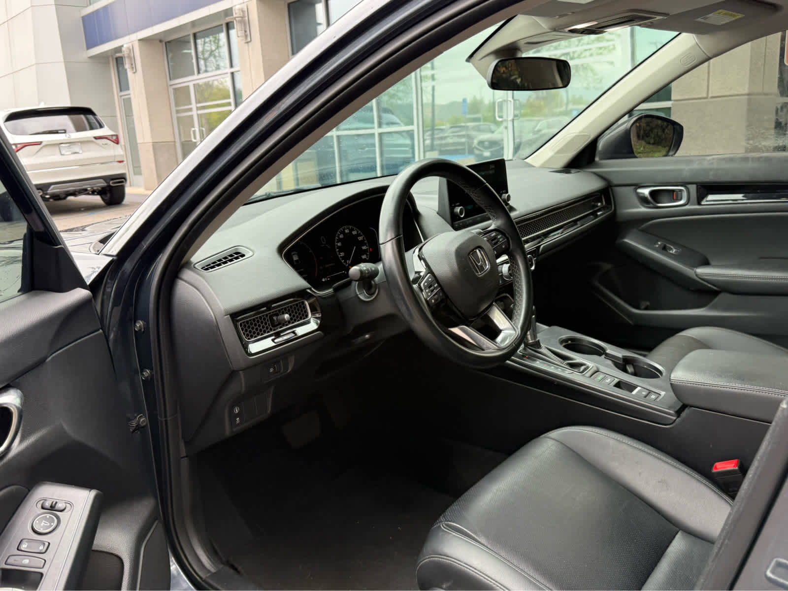 Used 2023 Honda Civic EX-L image 3