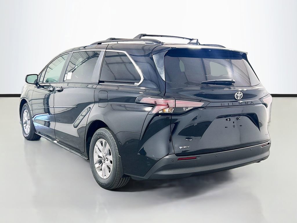 New 2026 Toyota Sienna XLE FWD image 6