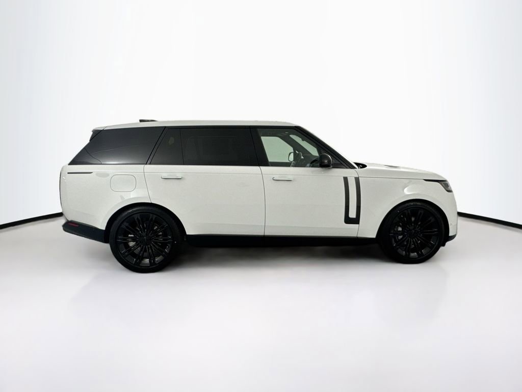 New 2026 Land Rover Range Rover Long Wheelbase SE image 4