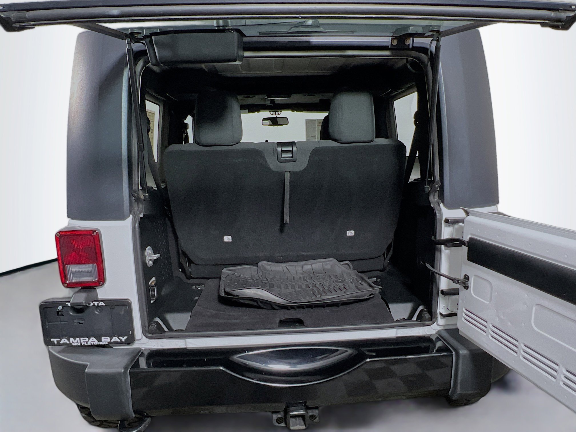 Used 2017 Jeep Wrangler Sport image 31