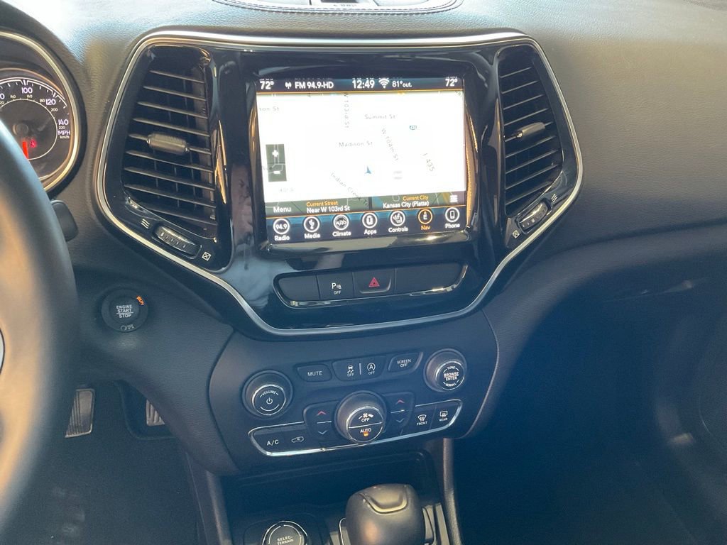 Used 2019 Jeep Cherokee Limited image 16