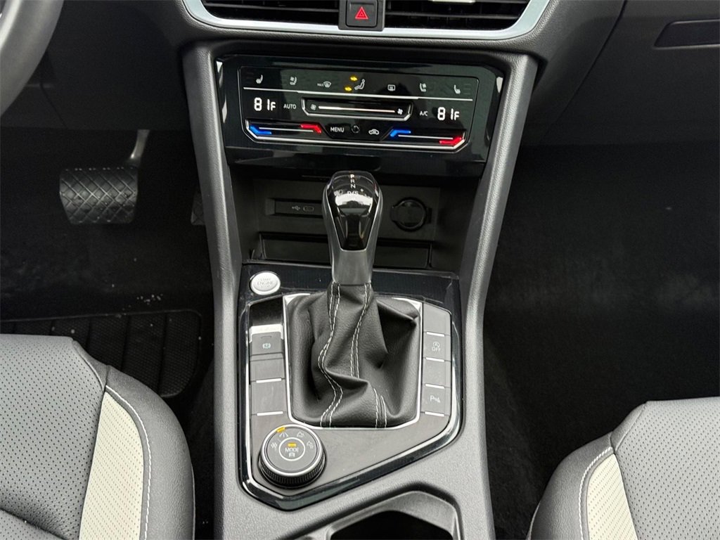 Certified 2025 Volkswagen Taos SEL image 13