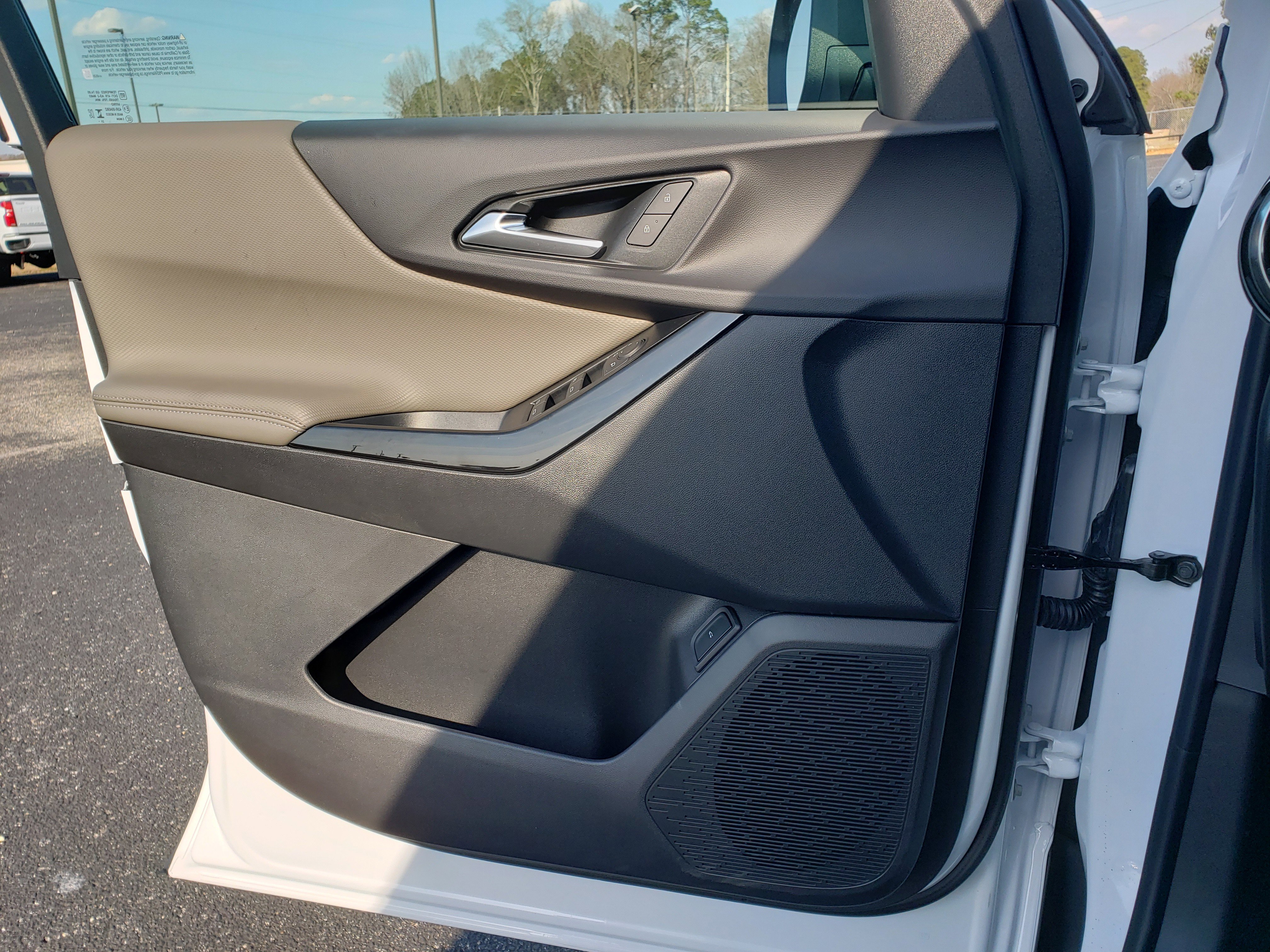 New 2026 Chevrolet Equinox LT w/ Convenience Package II image 12