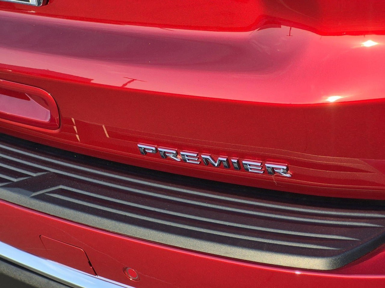 Certified 2026 Chevrolet Tahoe Premier w/ Sun And Tow Package AWD/4WD image 8