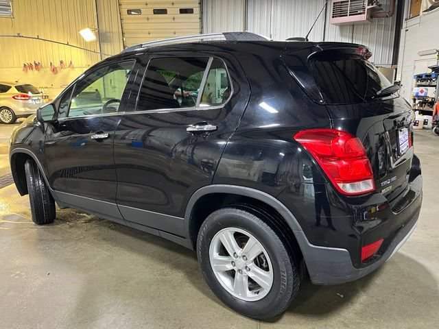 Used 2017 Chevrolet Trax LT w/ LT Convenience Package AWD/4WD image 4