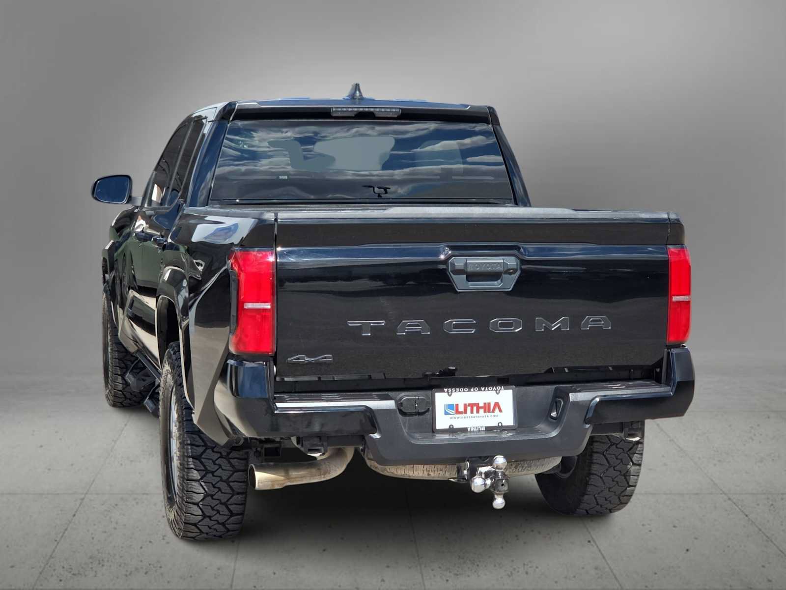 Certified 2025 Toyota Tacoma SR5 AWD/4WD image 7