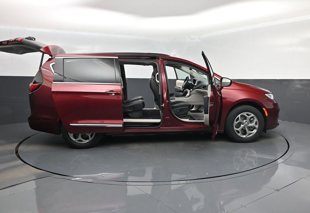 Used 2022 Chrysler Pacifica Limited image 62