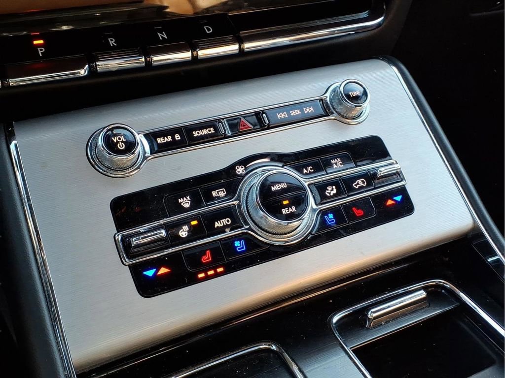 Used 2023 Lincoln Aviator Reserve w/ Equipment Group 201A image 10