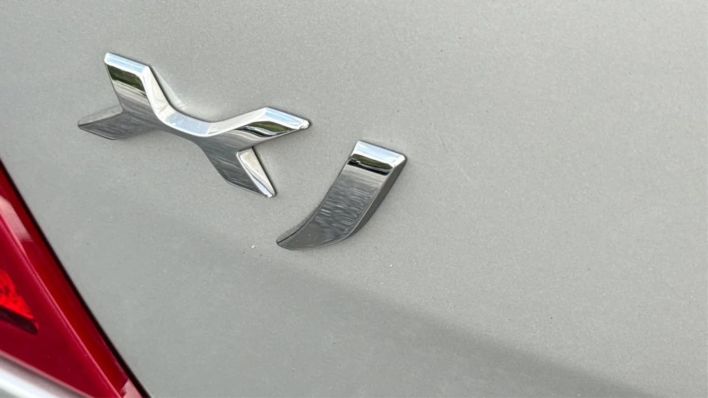 Used 2016 Jaguar XJ R-Sport RWD image 47