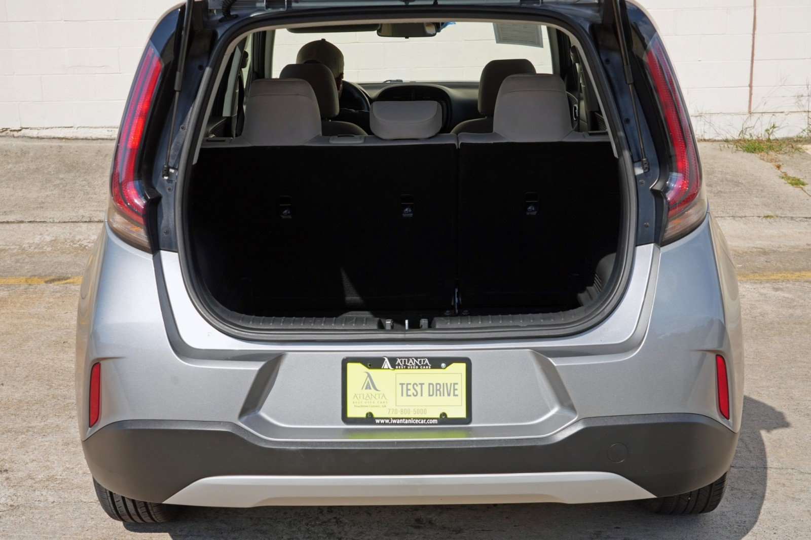 Used 2023 Kia Soul LX w/ LX Technology Package FWD image 9