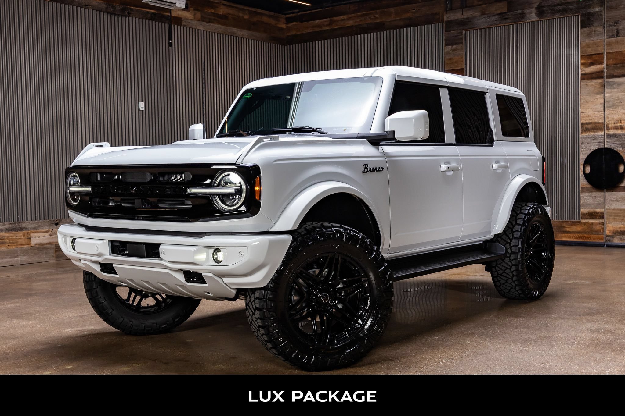Used 2026 Ford Bronco Outer Banks AWD/4WD image 3
