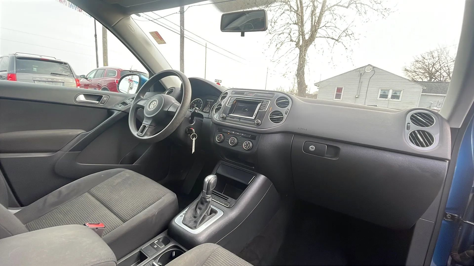 Used 2017 Volkswagen Tiguan Limited w/ Alloy Wheels Package image 26