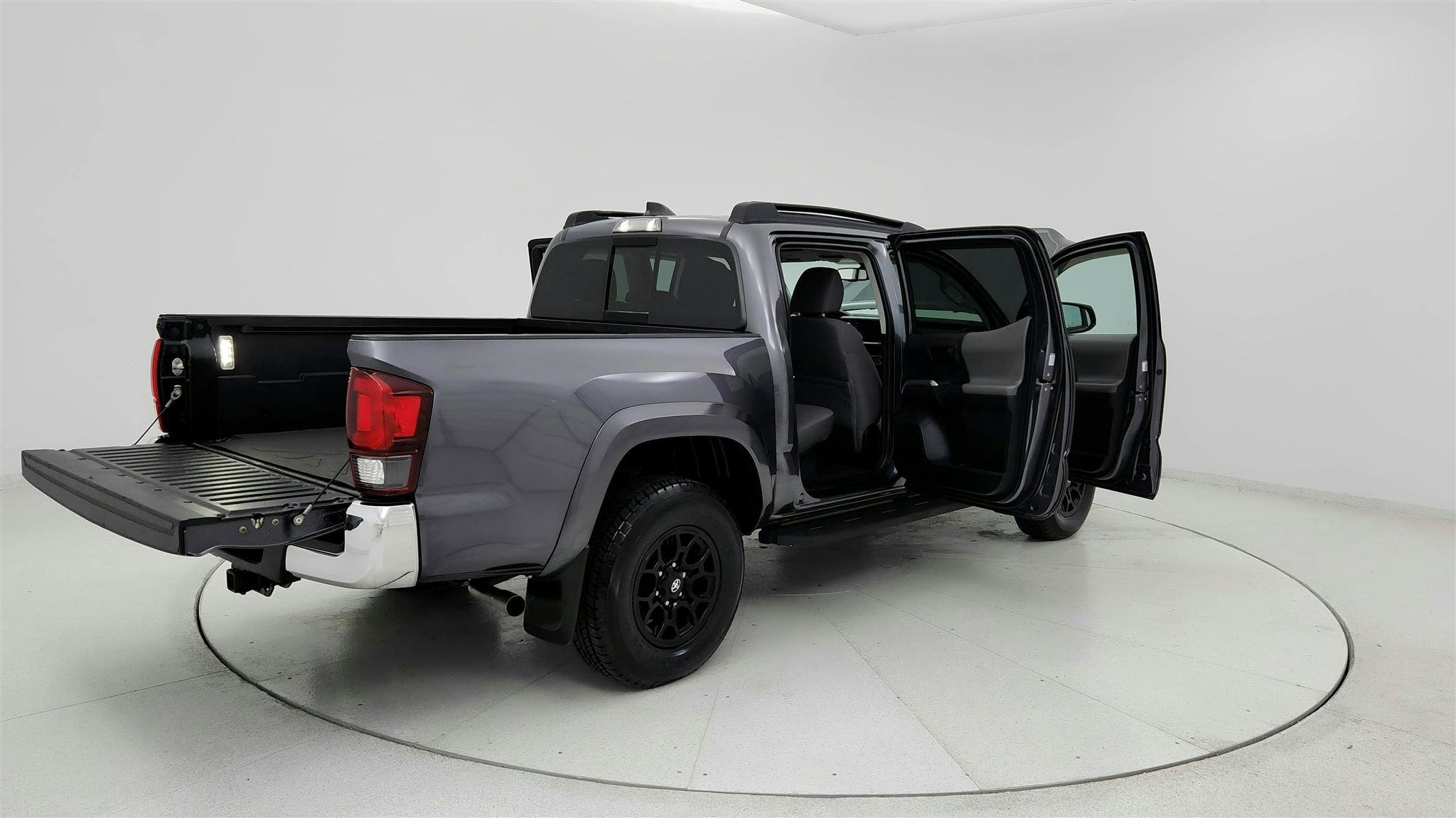 Used 2022 Toyota Tacoma SR5 AWD/4WD image 11