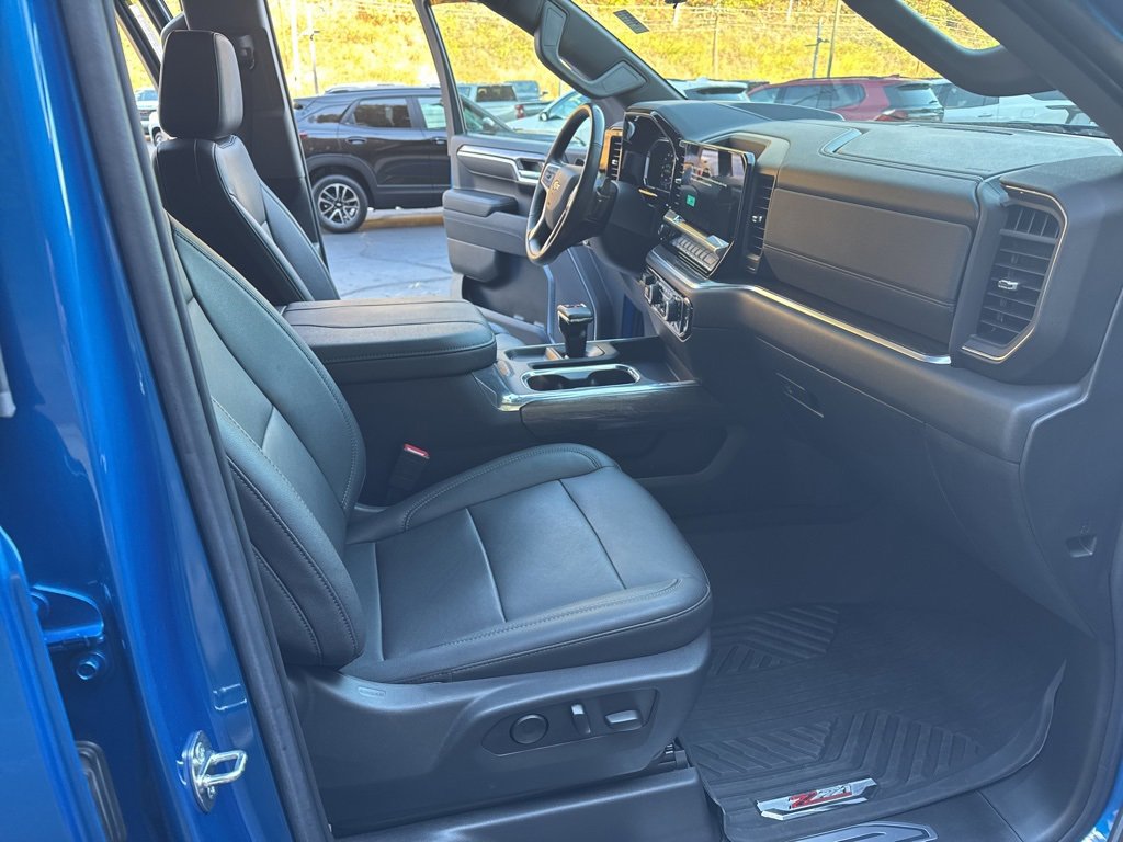 Certified 2023 Chevrolet Silverado 1500 LTZ w/ Technology Package image 17