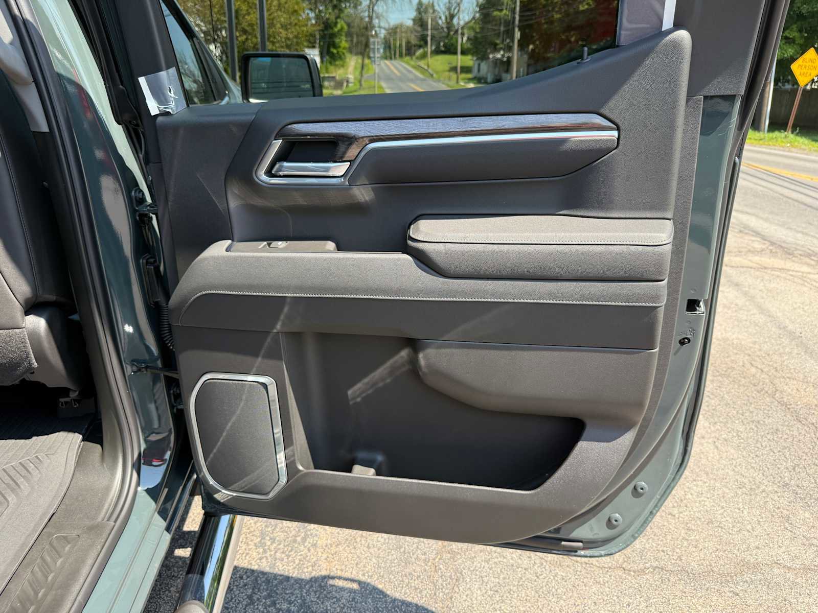 New 2026 Chevrolet Silverado 1500 LTZ w/ Z71 Off-Road Package image 38