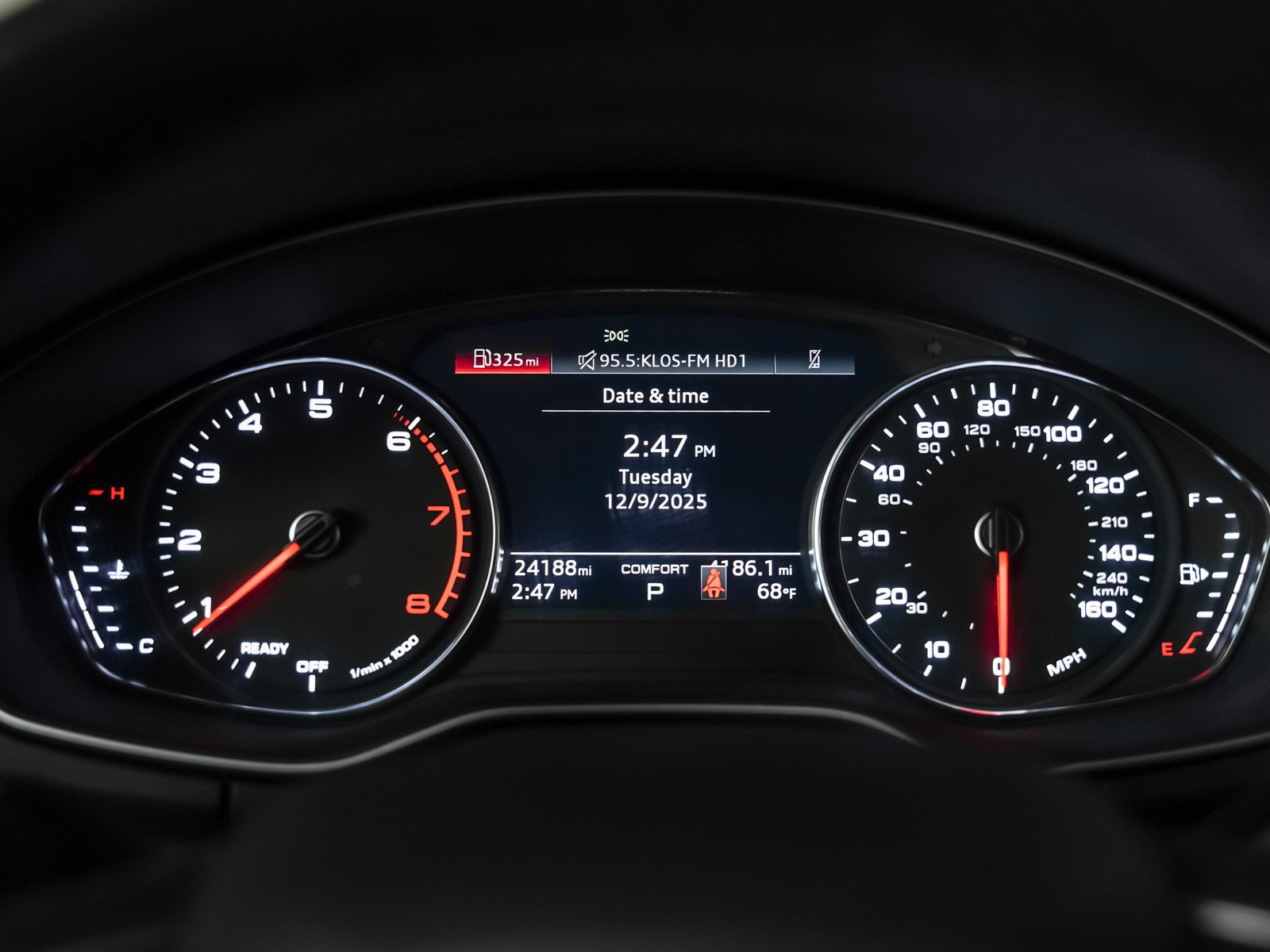 Used 2023 Audi Q5 Premium w/ Convenience Package image 16