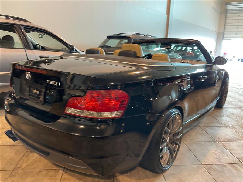 Used 2009 BMW 135i Convertible image 7