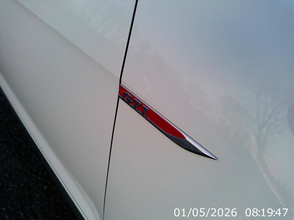 Used 2017 Volkswagen GTI SE image 4