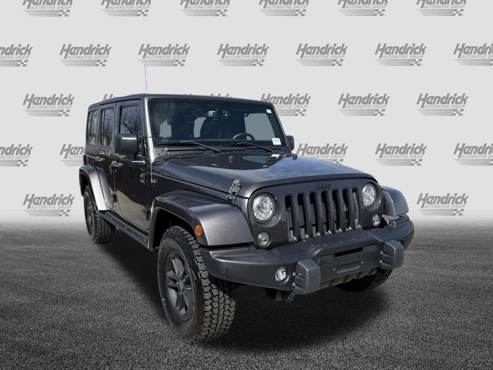 Used 2017 Jeep Wrangler Unlimited Sahara image 2